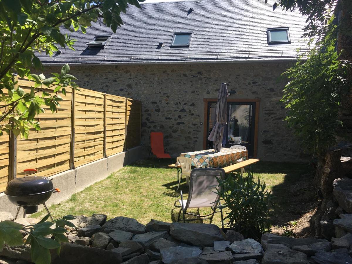 Gite De Montagne Le Lustou Sailhan Exteriör bild