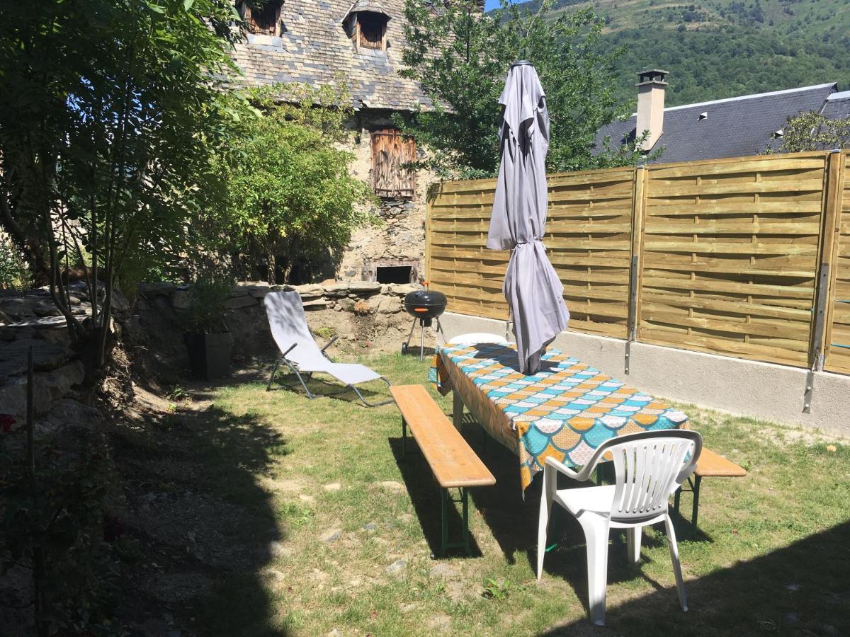 Gite De Montagne Le Lustou Sailhan Exteriör bild